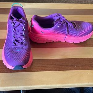 Hoka Clifton’s size 8.5